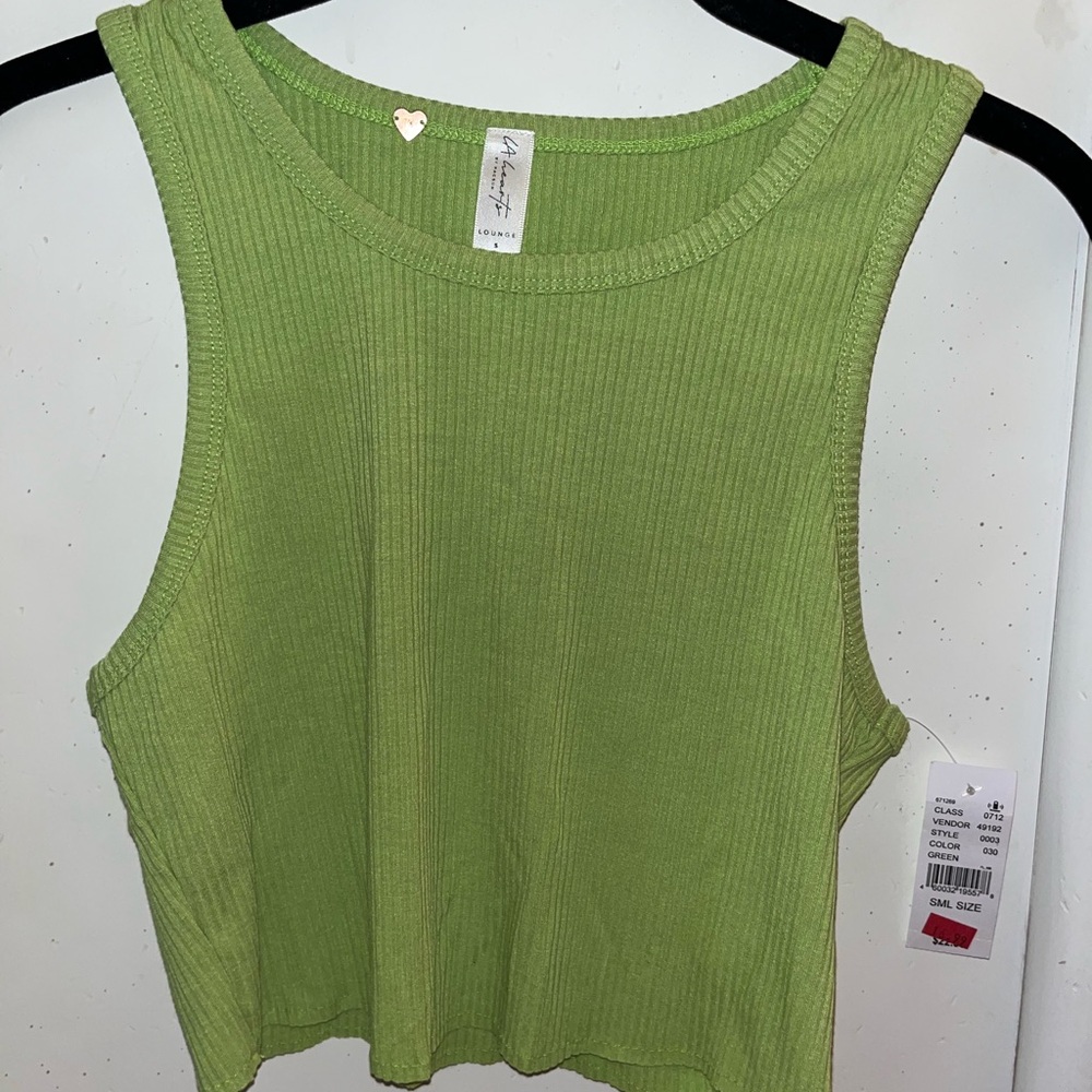 NEW WITH TAGS CROP TOP